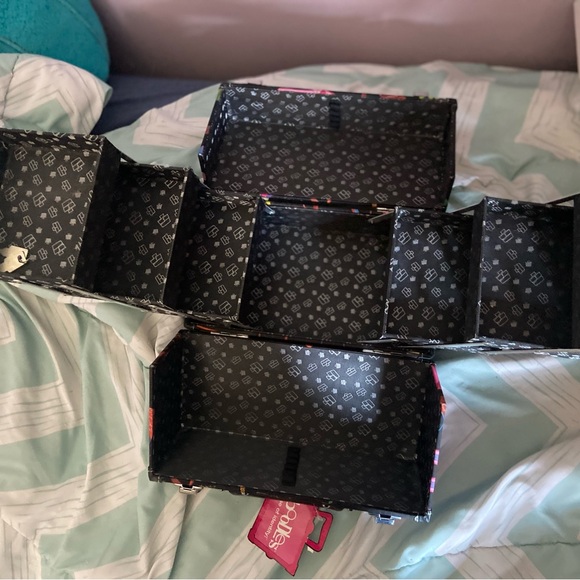 Jewelry and Make Up Carry Case w/HandlE NWT - Picture 4 of 5